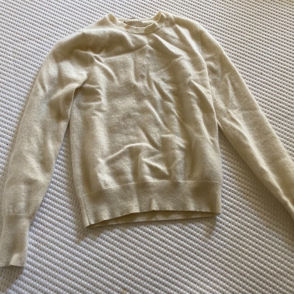 Uniqlo cream cashmere sweater